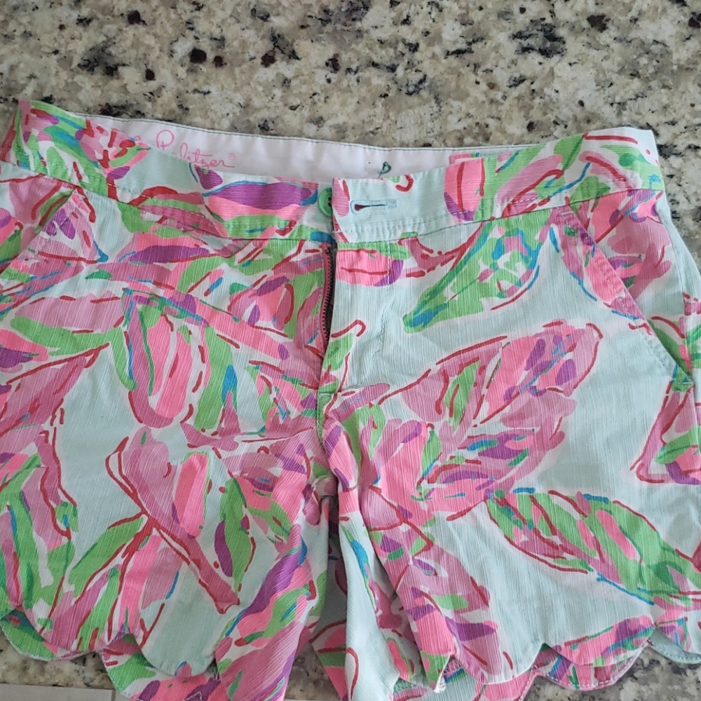 Lilly Pulitzer Scalloped Shorts Size 2
